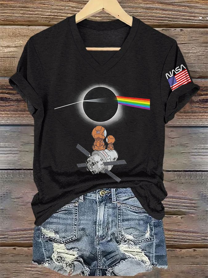 V-Neck Retro Artemis II See You On The Dark Side Of The Moon Print T-Shirt